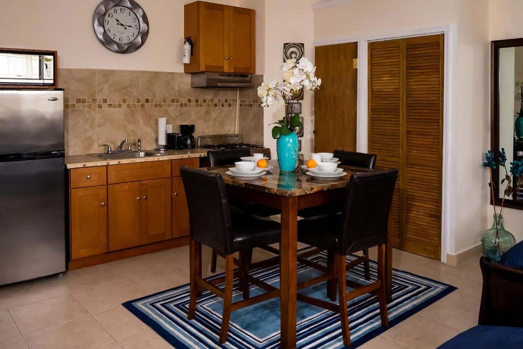 A Taste Of Paradise - Vacation Rentals Close To Us Embassy & Restaurants Nassau Eksteriør billede