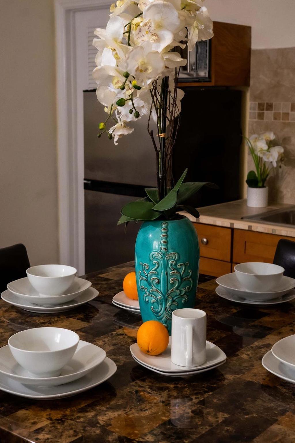 A Taste Of Paradise - Vacation Rentals Close To Us Embassy & Restaurants Nassau Eksteriør billede